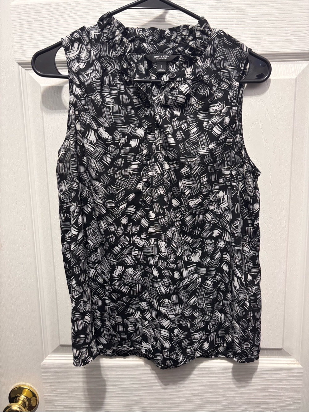 Simply Vera Sleeveless Black & White Abstract Print Blouse